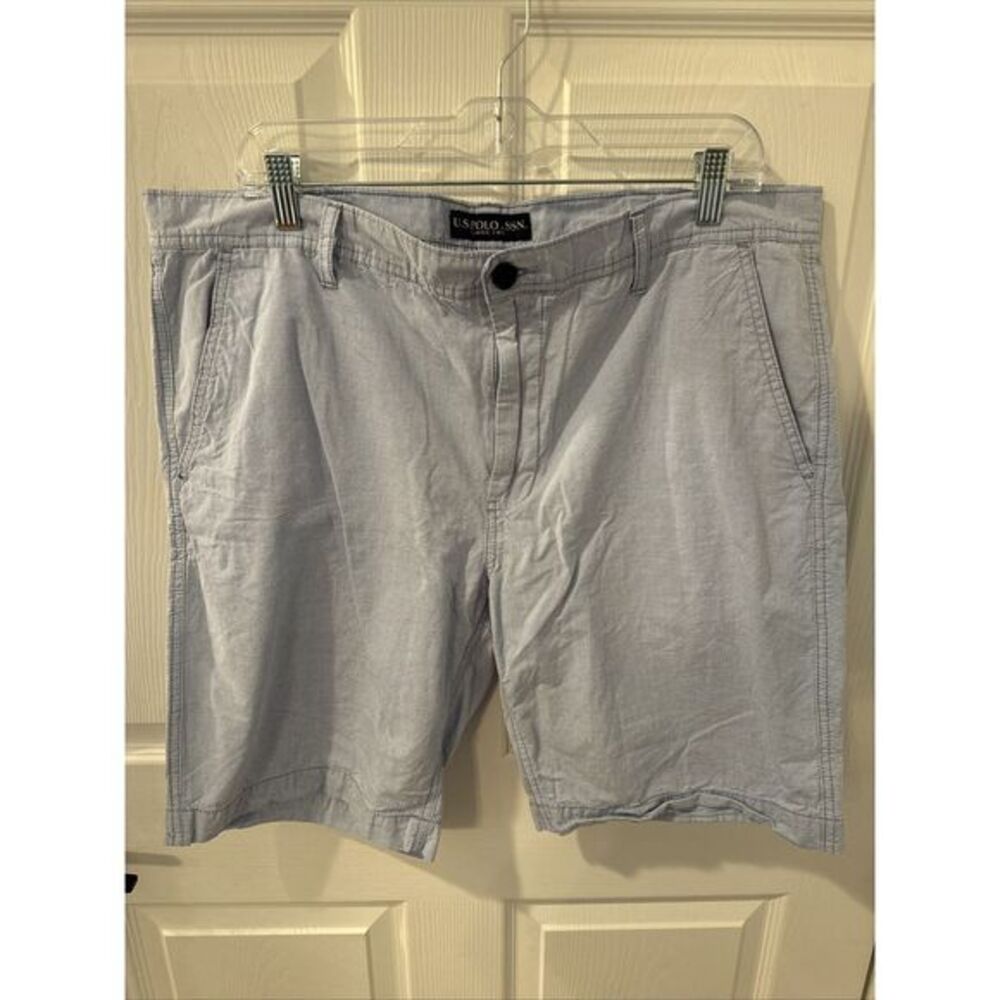 US Polo Assn. Cargo Shorts Men's size 38 White Blue Striped MidRise Pockets Pony